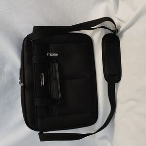 NWOT Samsonite Padded Soft Travel Laptop/Tablet Bag